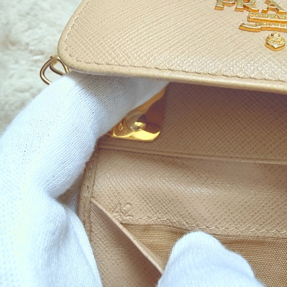 Prada Saffiano Leather Keyholder with Gold Logo - Picture 7 of 13